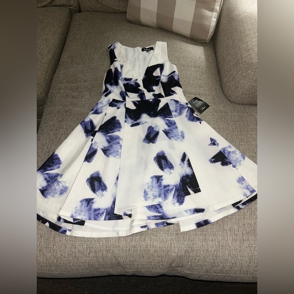 NWT Lulu's chic blue and ivory skater dress size small - Picture 8 of 10